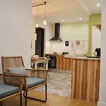 T2p Felix House